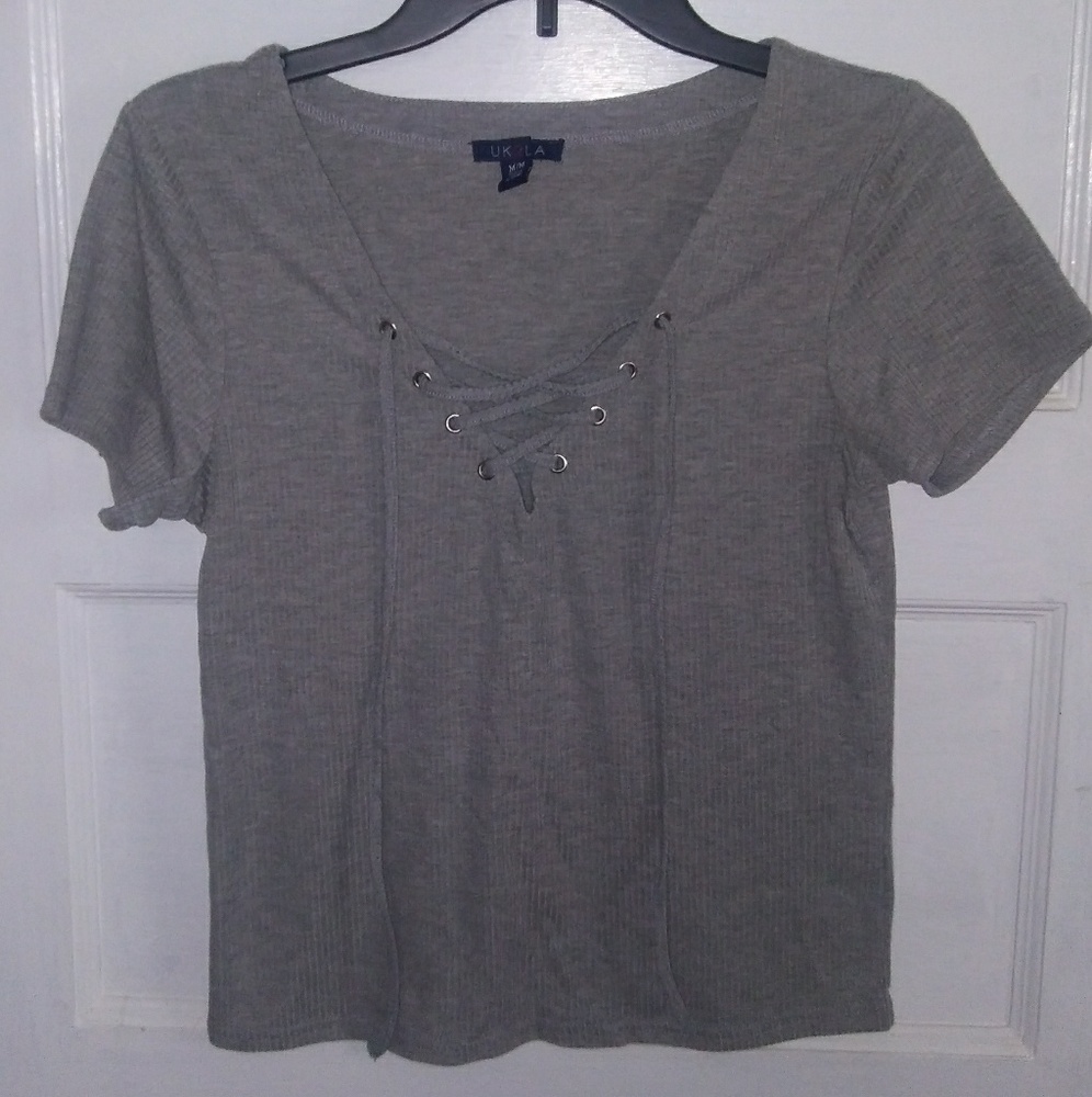 Cross up tee
